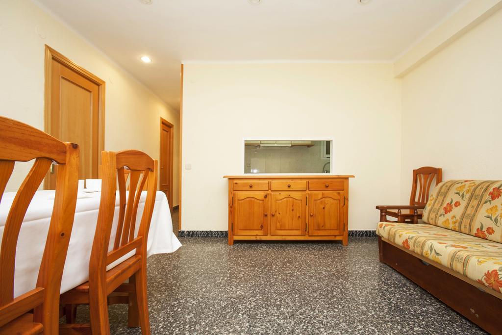 Goya Apartments Салоу Екстер'єр фото