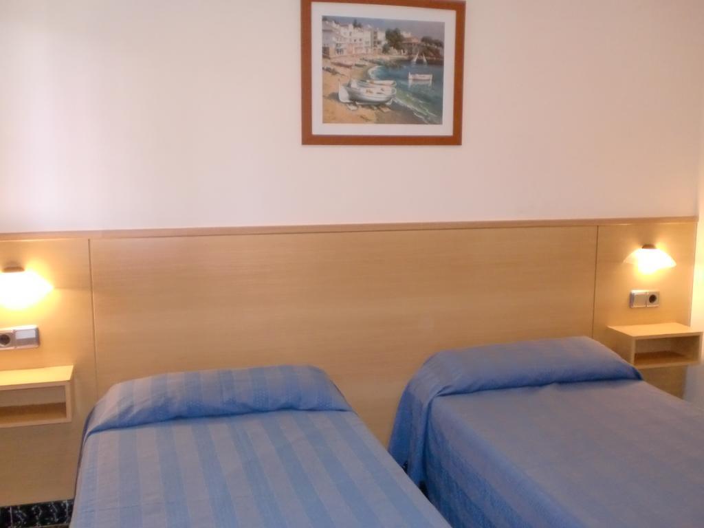 Goya Apartments Салоу Екстер'єр фото