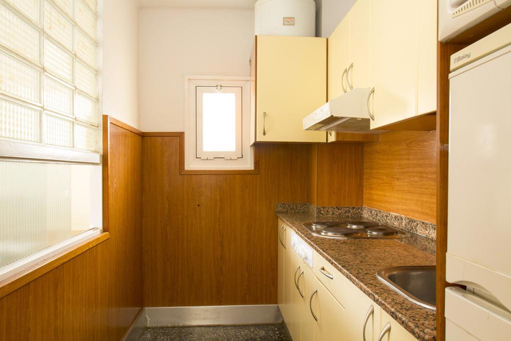 Goya Apartments Салоу Екстер'єр фото